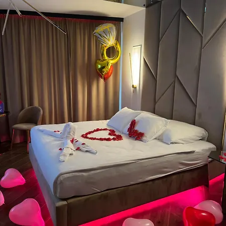 SPA Studio z jacuzzi, fotel do masażu, TV 85, parking, Wiślane Tarasy Apartament Kraków