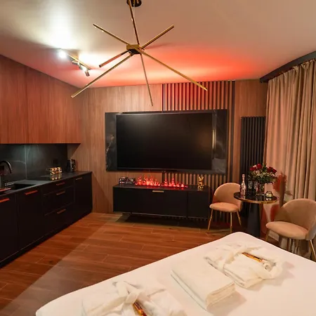 SPA Studio z jacuzzi, fotel do masażu, TV 85, parking, Wiślane Tarasy