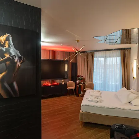 SPA Studio z jacuzzi, fotel do masażu, TV 85, parking, Wiślane Tarasy * Kraków